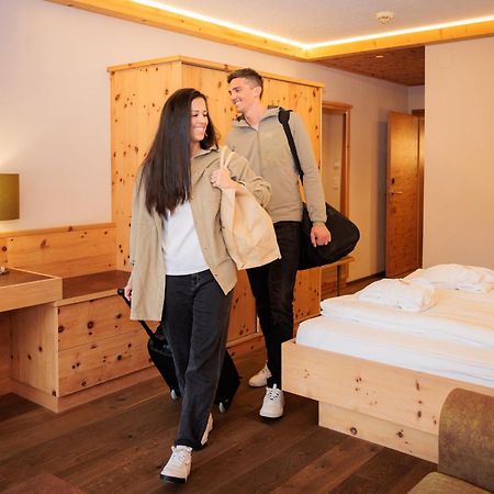 Hotel Baeckelar Wirt Superior Solden Bagian luar foto