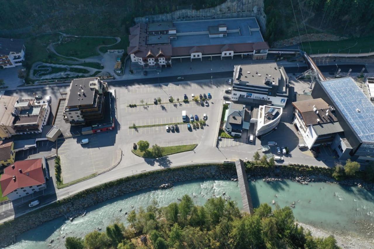 Hotel Baeckelar Wirt Superior Solden Bagian luar foto