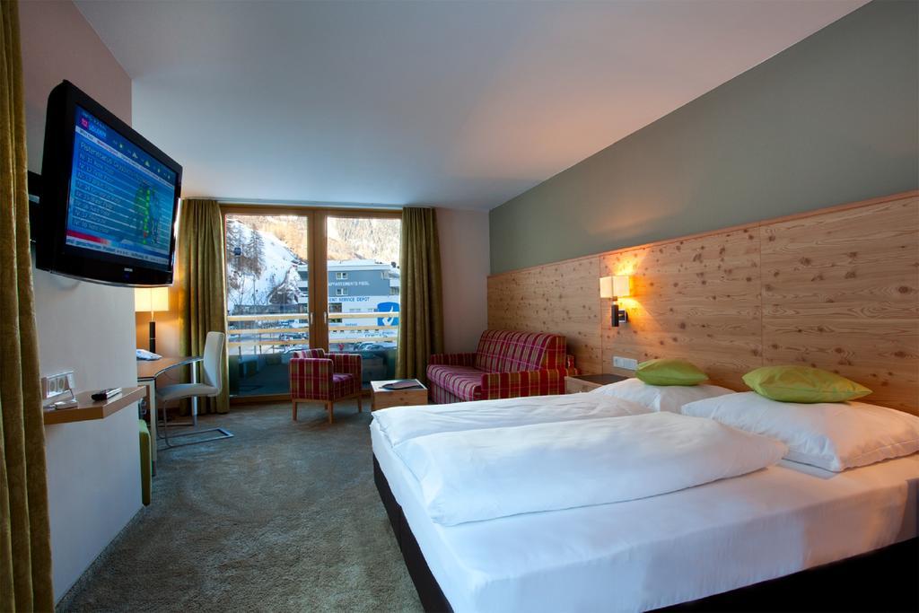 Hotel Baeckelar Wirt Superior Solden Bagian luar foto
